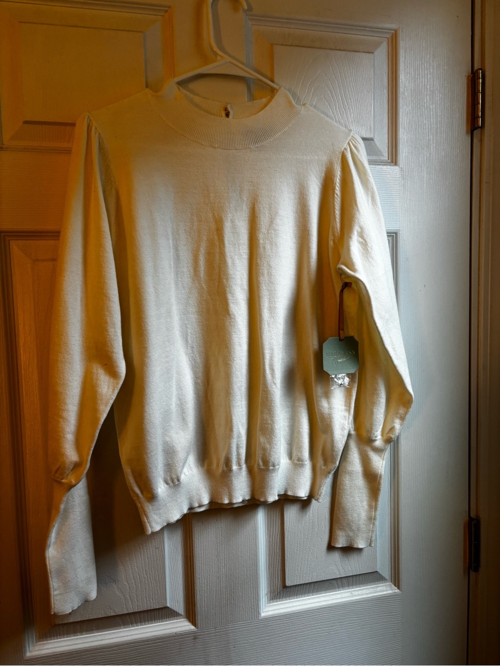 Women’s Cream Ribbed-Neck Pullover Sweater
